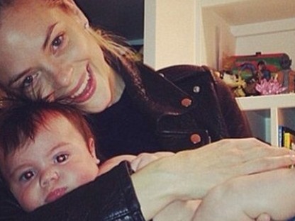 Szőrnyű! Jaime King-et és kisfiát fényes nappal támadta meg egy férfi az utcán! 