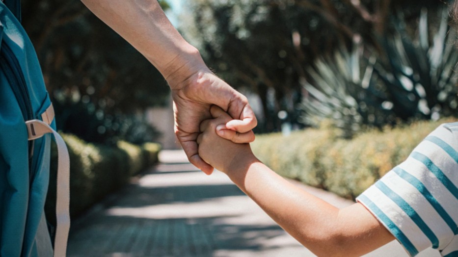 A gyerekek érzékenyen reagálnak minden mozzanatunkra 