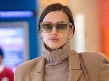 Irina Shayk már kora reggel olyan sikkes a reptéren, mint amilyen én talán sosem leszek