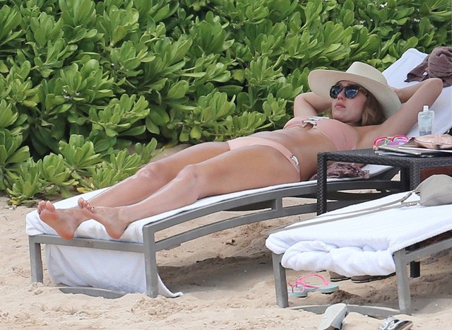 Jessica Alba bikiniben