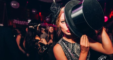 Dekandens, káprázatos buli a nagy Gatsbyvel!