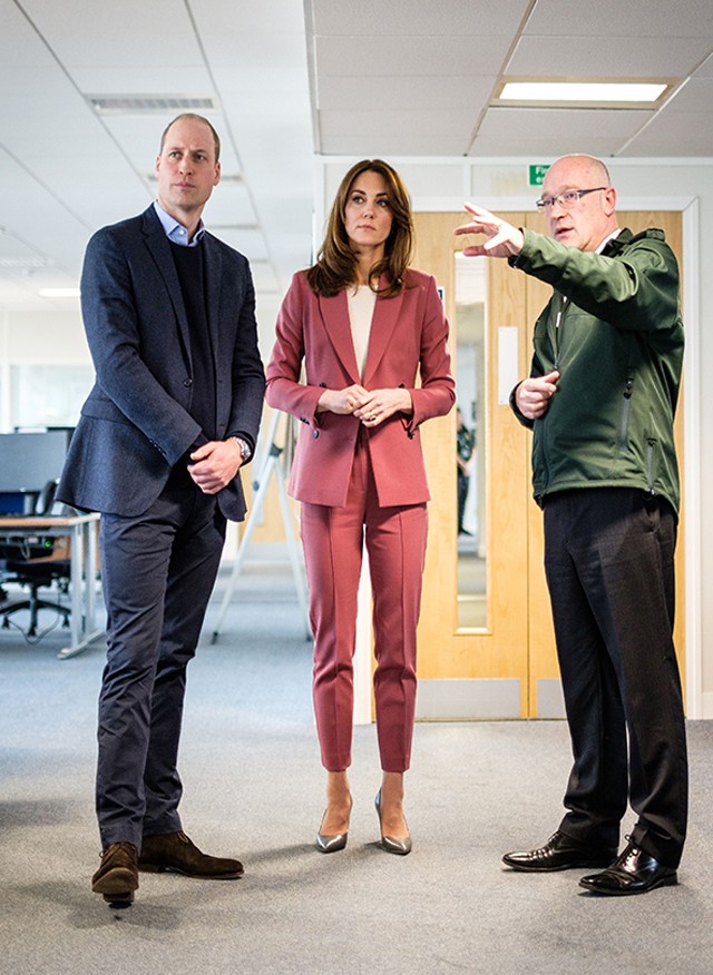 Kate Middleton, Letícia királynő és Viktória hercegnő is rajong ezért a vagány szettért