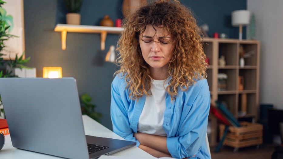 A menstruációra sok munkahelyen még mindig tabuként tekintenek, pedig nők millióinak munkájára van hatással