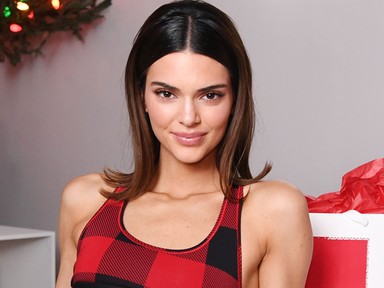 Kendall Jenner tarolt a vörös szőnyegen ebben az überszexi pizsamában