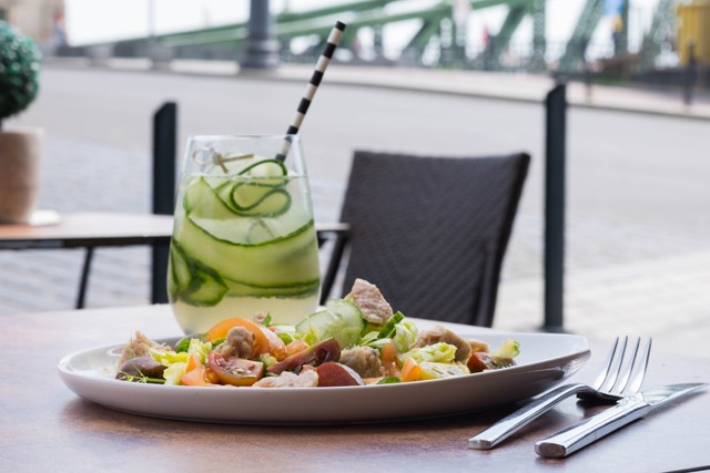 Gyönyörű kilátás, igazi magyaros ízekkel tarkítva: az Up & Down-ban jártunk