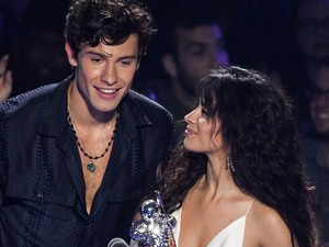 Camila Cabello nem engedi Shawn Mendes-nek, hogy a kapcsolatukról beszéljen