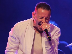 Közvetlenül Chester Bennington halálhíre előtt jött ki a Linkin Park utolsó klipje