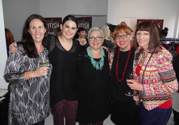 A Lucabella tervezőivel a ruhájukban