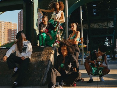 A H&M a 90-es évek ikonikus deszkás márkájával, a No Fear-rel készített közös kollekciót 