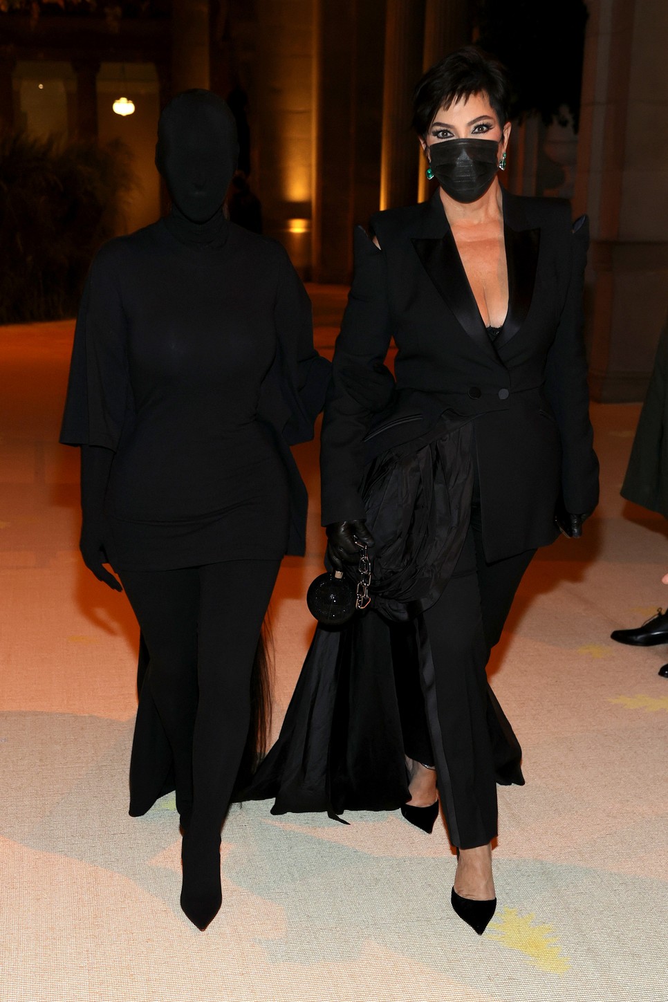 Kim Kardashian a 2021-es Met gálás szettjével minden vörös szőnyeges szabályt felülírt