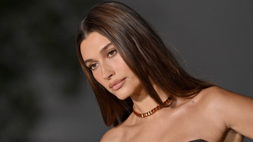 Hailey Bieber megmutatta, és őszintén beszélt alma méretű petefészek cisztájáról