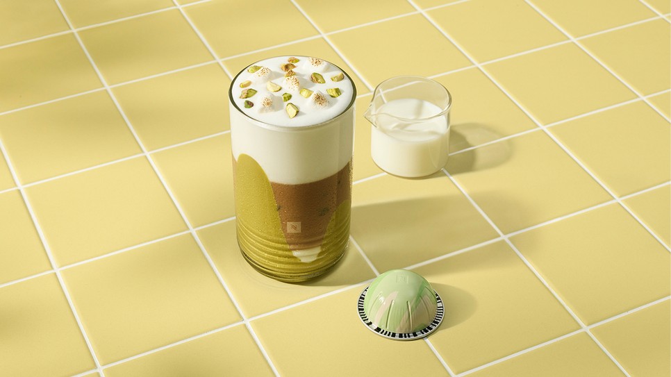 Nespresso pisztáciás-vaníliás jeges latte Vertuo kapszulával