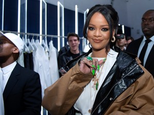 Rihanna kristályos kismama szettje a legbrutálabb dolog, amit ma látni fogsz