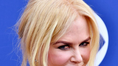 Nicole Kidman aranyszobornak öltözött