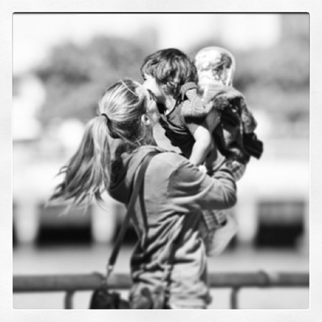 Doutzen Kroes semmit sem imád jobban a gyerekénél.