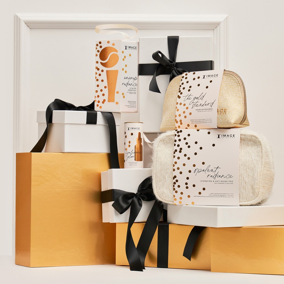 Az IMAGE Skincare 2025-ös Holiday Gift Guide kollekciója új szintre emeli az ajándékozás élményét.