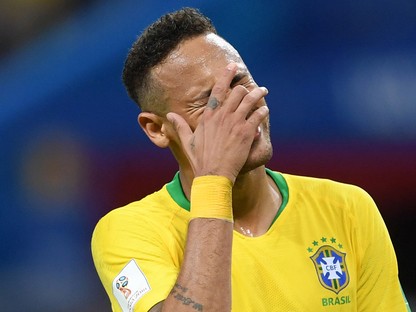 A legdurvább páros: a focifenomén és a kebelcsoda együtt