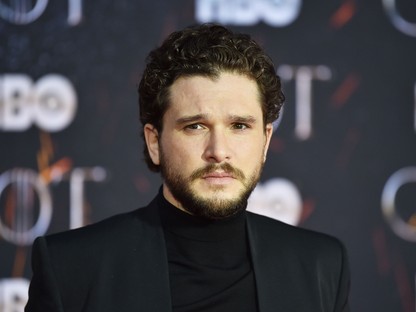 Sok-sok fotó Kit Harington-ról a Trónok harca premierjéről, csak úgy, mert megérdemled