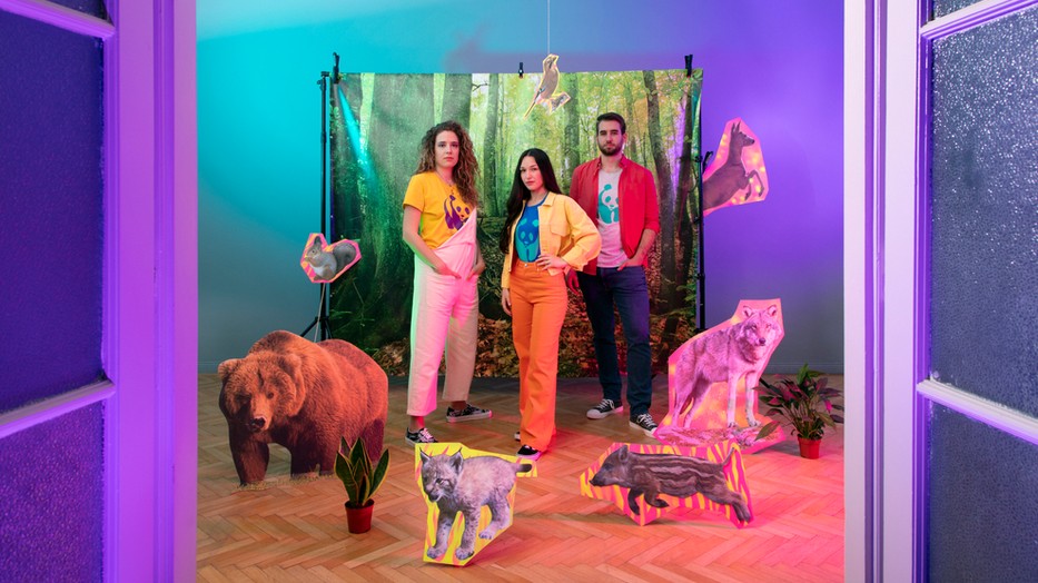 A menő fiatalok, akiknek fontos a természetvédelem színes pandalogót hordanak / Fotó: Szombat Éva