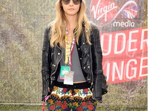 Cara Delevingne ismét tuti dzsekijéhez nyúlt