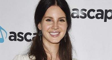 Lecsukják Lana Del Rey zakaltóját