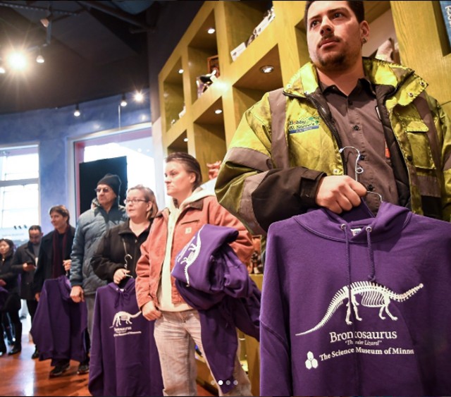 Neked is lehet olyan pulcsid, mint Dustinnak a Stranger Thingsből