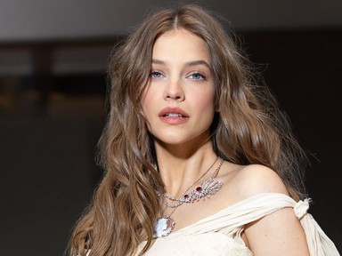 Palvin Barbara végzet asszonyának öltözött, egészen új arcát mutatta meg a szupermodell