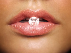 Az adataid olyan értékesek, hogy széfben lenne a helyük, nem az online térben!