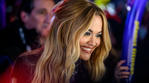 Ez tényleg Rita Ora lenne? Rá sem ismertünk bikinis fotóján!