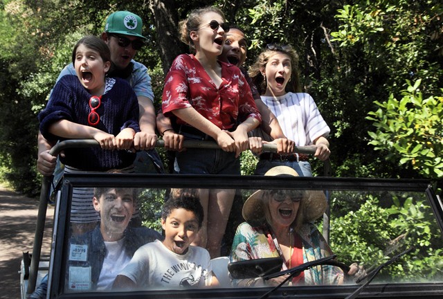 A legőrültebb nagymama színrelép