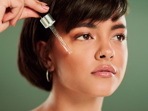 Csoda-cseppek: Eláruljuk, miért érdemes bőrápoló olajat használnod!