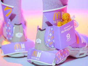 Gyorséttermi hulladékból készített cipőt, felrobbantotta az internetet