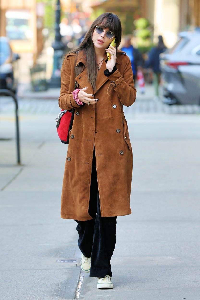 Dakota Johnson a sikkes blézerek királynője