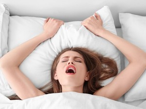 Szex nélkül is lehet orgazmusod? IGEN, méghozzá így