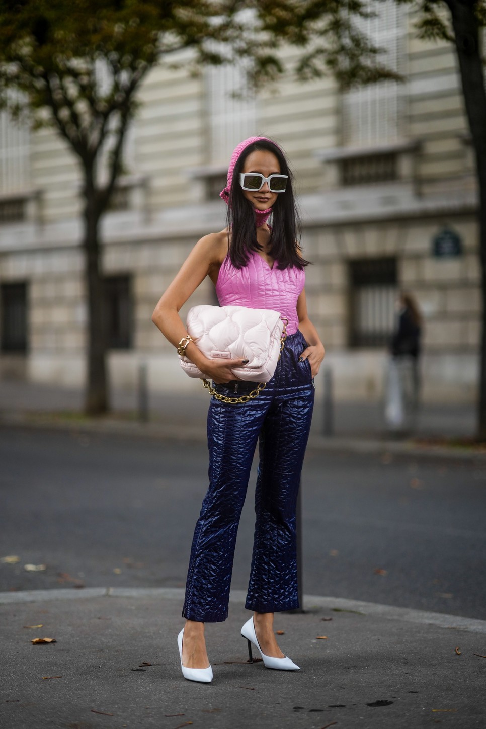 Párizs stílusikonjai jelentik, a magas sarkú újra trendi - így viseld!