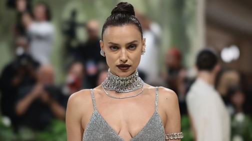 Met-gála csúcspont: Irina Shayk, Karlie Kloss tetőtől-talpig Swarovski kristállyal borítva
