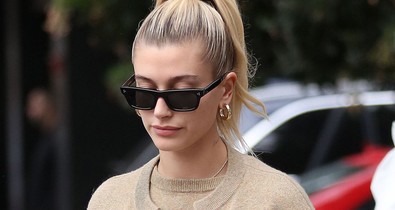 Hailey Bieber Baby Yoda szettje a nap fénypontja