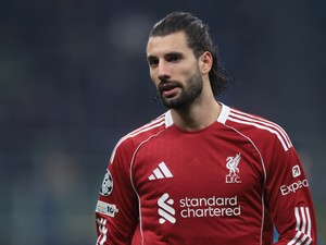 Szoboszlai Dominik és Buzsik Borka karácsonyi családi fotója minden képzeletet felülmúl, elképesztően édes a kislányuk