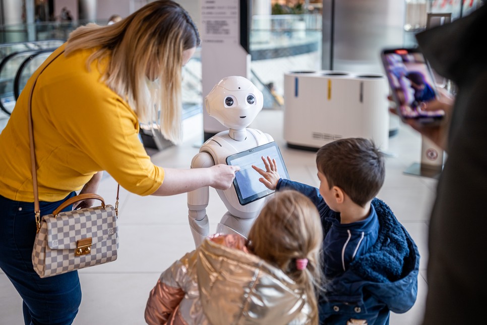 Az Etele plaza Budapest legmodernebb bevásárlóközpontja, ahol a legújabb technológia vívmányival lépten-nyomon találkozol majd