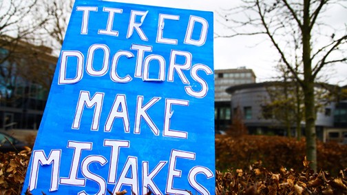 A tanárok tiltakozása az orvosokat és az egyészségügyet is érinti