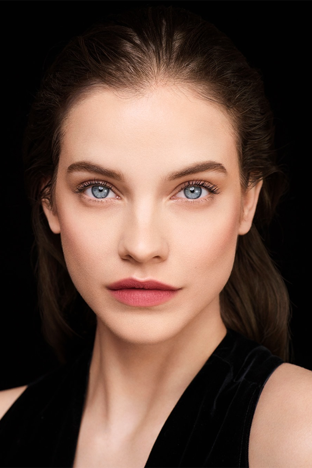 Palvin Barbara élőben készíti el a kedvenc sminkjét - Látnod kell