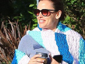 Lenny Kravitz már nem az extrém sálak királya! Jennifer Garner letaszította a trónról!