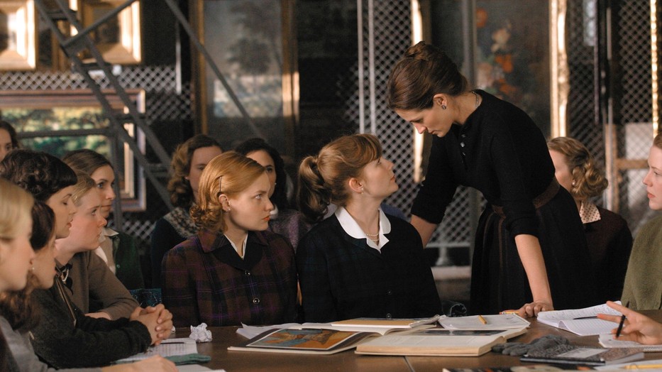 A pszichológus szerint a férfiaknak komoly szerepe van abban, hogy a női rivalizálást úgy ábrázolják, ahogy, maga a cicaharc fogalma is tőlük származik