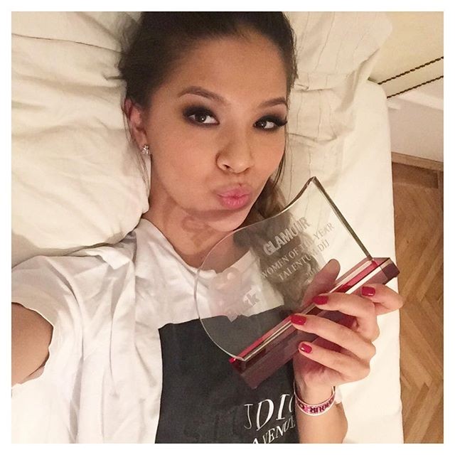 Jó éjszakát Szilágyi Szilvitől, a Women of the Year különdíjasától.