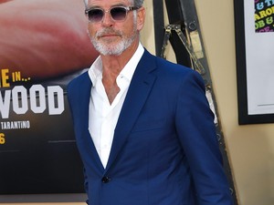 A 66 éves Pierce Brosnan volt a legsármosabb pasi a vörös szőnyegen tegnap este