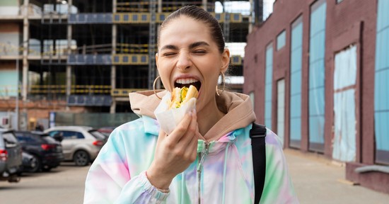 5 hétköznapi étel, ami egy életre tönkreteszi az arcbőröd szépségét és egészségét