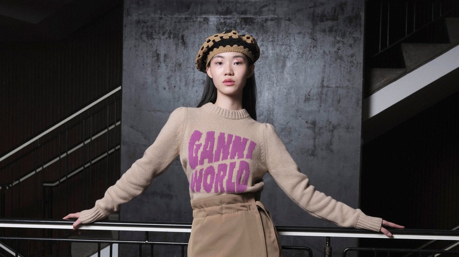 A Ganni játékos, lezser stílusa egyre több rajongót szerez magának szerte a világban, 2022 őszi-téli kollekció