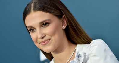Millie Bobby Brown élete legmerészebb szettjében lépett a vörös szőnyegre