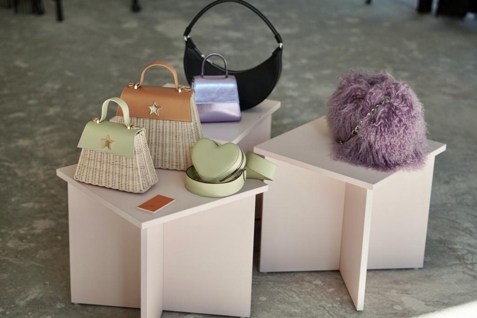 Elindult a régió első digitális divat showroomja