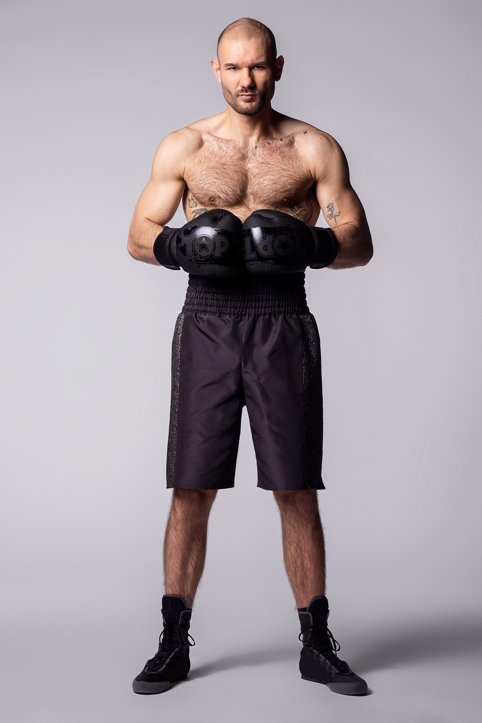 Szecsei Valter szoros mérkőzésen verte meg Danny Blue-t a Sztárboxban